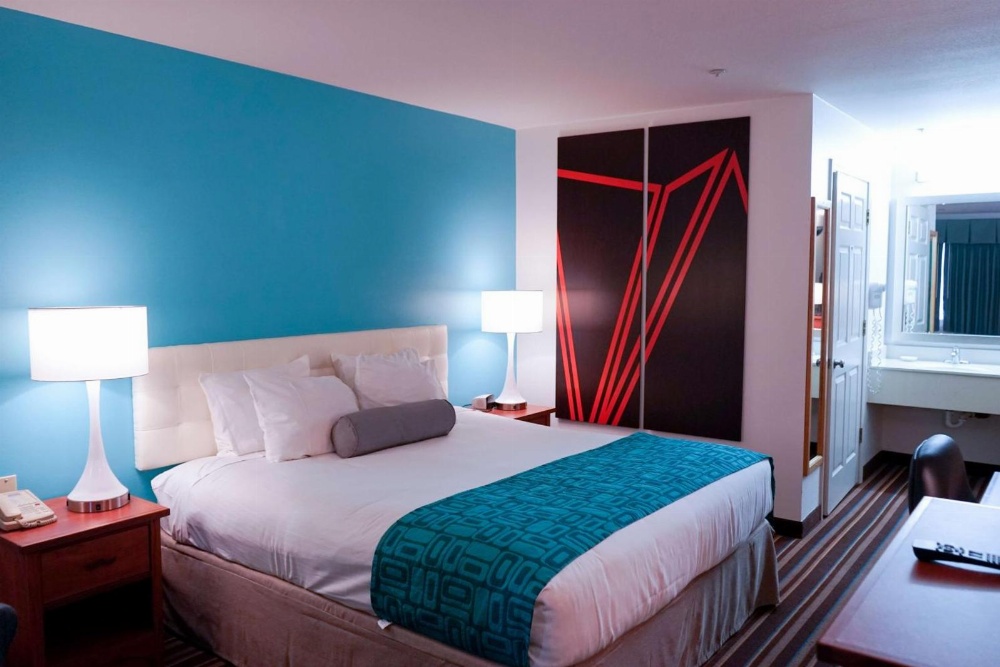 Howard Johnson by Wyndham Salinas