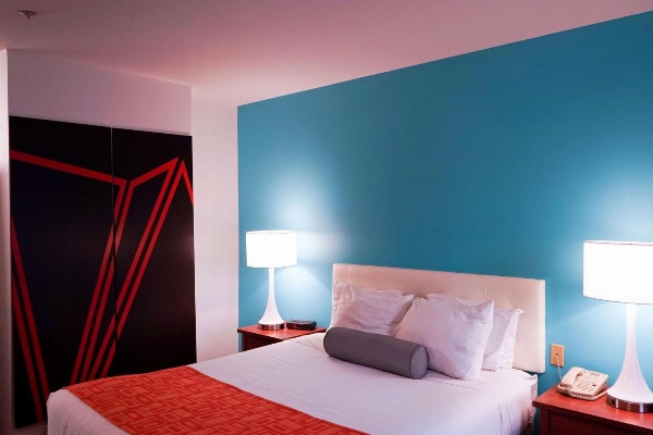 Howard Johnson by Wyndham Salinas image 4