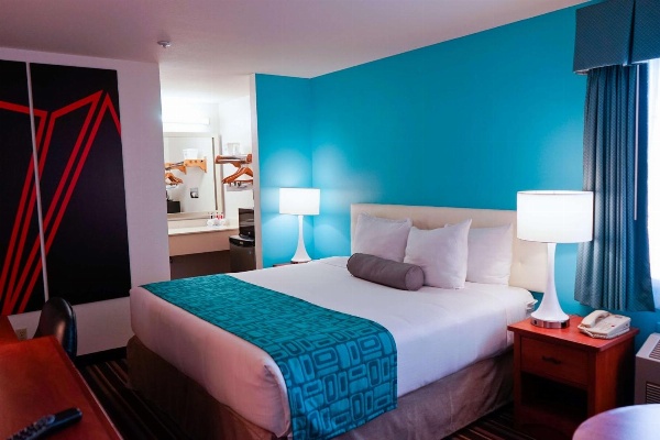 Howard Johnson by Wyndham Salinas image 7