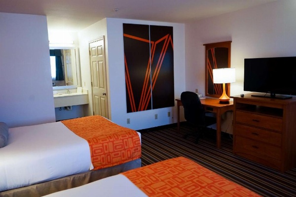 Howard Johnson by Wyndham Salinas image 8